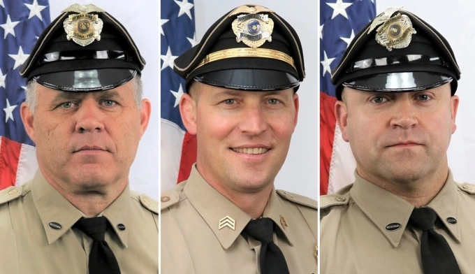 Từ trái qua, sĩ quan Mark Baker, Cody Becker và Isaiah Emenheiser, ba cảnh sát thiệt mạng trong vụ nổ súng ở hạt York, bang Pennsylvania, ngày 17/9. Ảnh: AP
