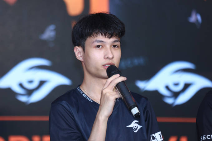 Eddie phụ trách đường dưới của Team Secret Whales. Ảnh: Quỳnh Trần