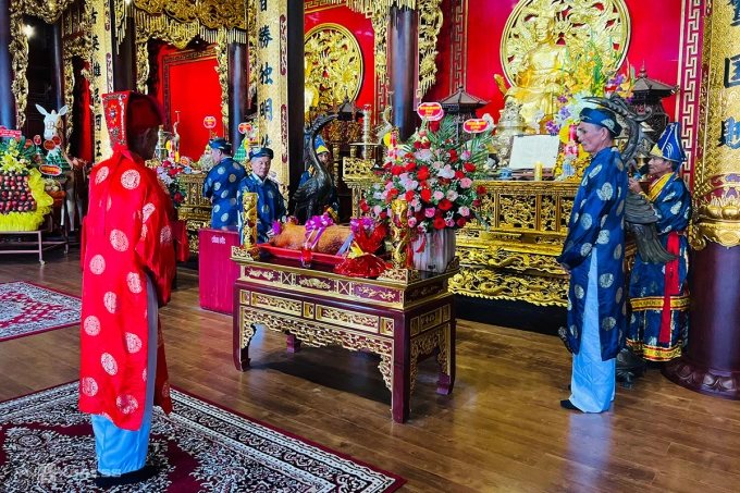 Lễ giỗ được tổ chức theo nghi lễ truyền thống tại Đền thờ Tây Sơn Tam Kiệt. Ảnh: Trần Hóa