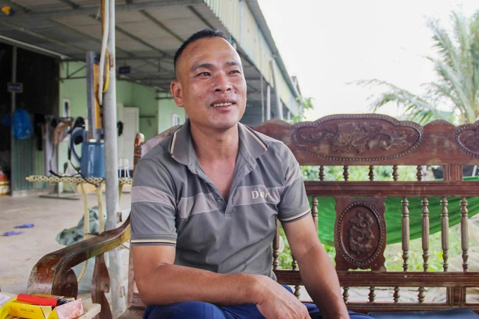 Anh Trần Quý Bảo kể về khó khăn khi khởi nghiệp nuôi ốc. Ảnh: Đức Hùng