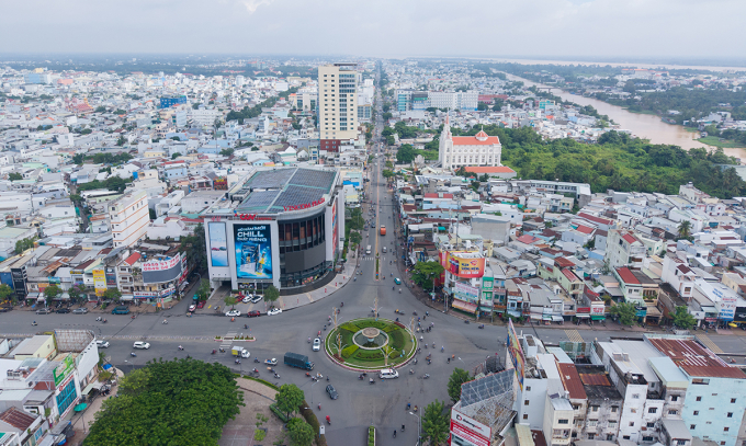 Điểm đầu tuyến quốc lộ 91 (đường Cách Mạng Tháng Tám) tại nút giao với đường Hùng Vương - Trần Phú - Nguyễn Trãi, ngay trung tâm TP Cần Thơ. Ảnh: An Bình