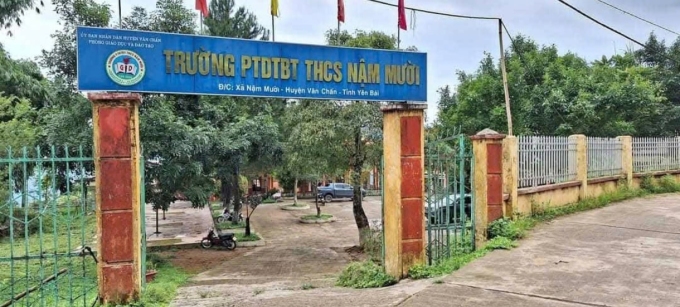 Cổng trường Phổ thông dân tộc bán trú THCS Nậm Mười. Ảnh: Facebook/Yên Bái toàn cảnh