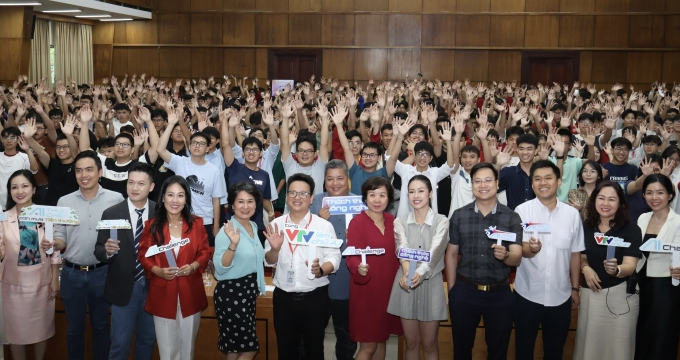 Unitour tại Đại học Bách khoa Hà Nội. Ảnh: BTC