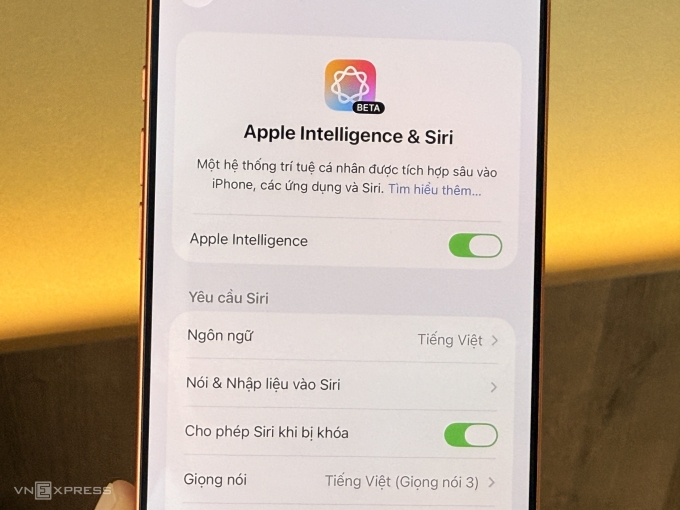 Lựa chọn ngôn ngữ tiếng Việt trên Apple Intelligence. Ảnh: Tuấn Hưng