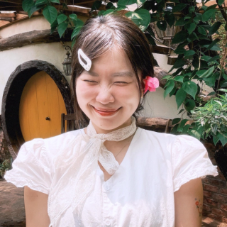 Tít ở trên mây