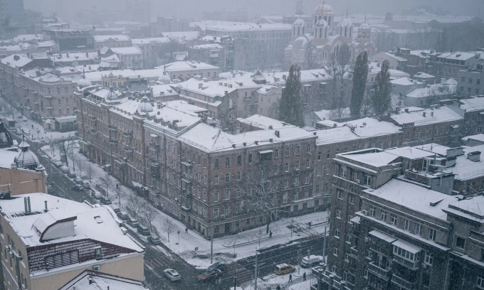 Bão tuyết ở thủ đô Kiev, Ukraine, hồi năm 2023. Ảnh: Washington Post