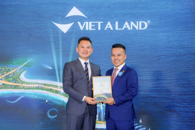 Doanh nghiệp trở thành nhà phân phối Vinhomes Green Paradise. Ảnh: Việt Á Land