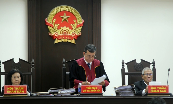 HĐXX tuyên án. Ảnh: Quốc Thắng