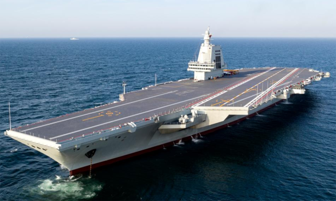 Tàu sân bay Phúc Kiến thử nghiệm trên biển tháng 5/2024. Ảnh: Xinhua