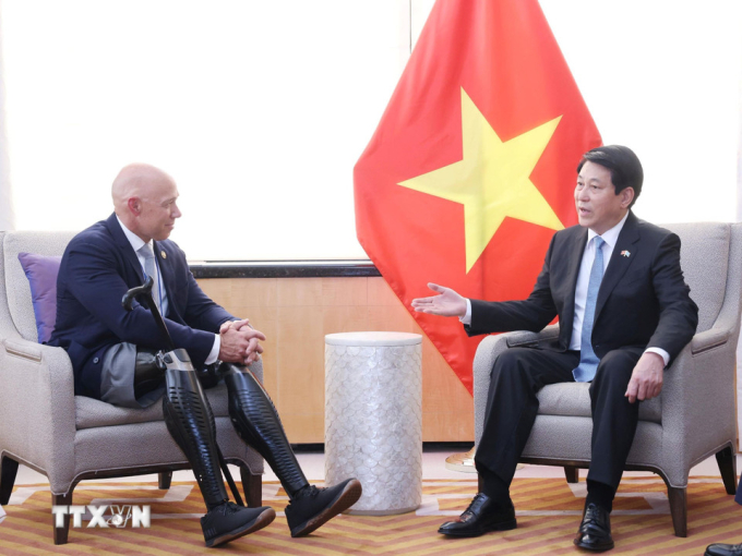 Chủ tịch nước Lương Cường tiếp nghị sĩ Brian Mast, Chủ tịch Ủy ban Đối ngoại Hạ viện Mỹ, ngày 23/9. Ảnh: TTXVN