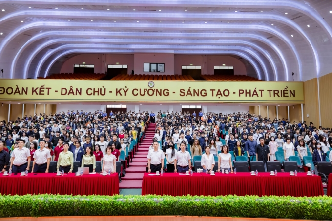 Toàn cảnh buổi gặp mặt tân sinh viên ngành Thú y K70. Ảnh: Học viện Nông nghiệp