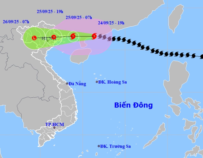Dự báo hướng đi và vùng ảnh hưởng bão Ragasa, tối 24/9. Ảnh: NCHMF