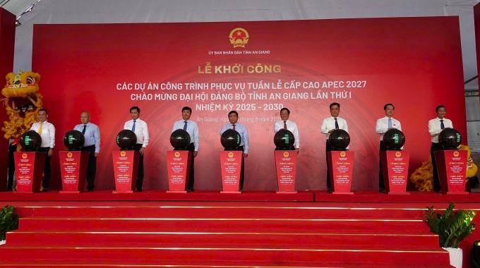 Nghi thức khởi công loạt dự án phục vụ APEC 2027. Ảnh: Dương Đông