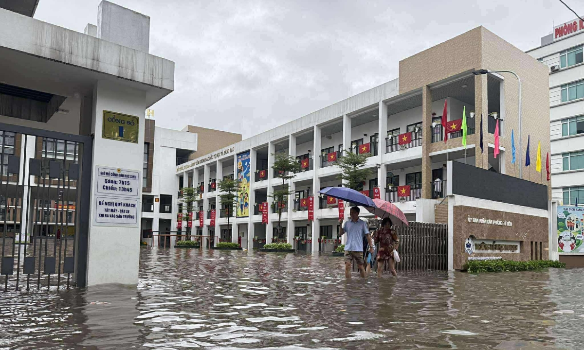 Đại học dời lễ tốt nghiệp, chuyển học online vì lo bão Ragasa