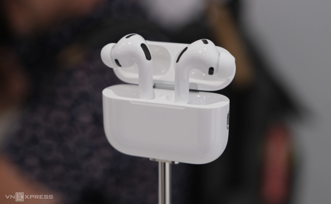 AirPods Pro 3 có thể đo nhịp tim, tính calo khi hoạt động thể thao. Ảnh: Tuấn Hưng