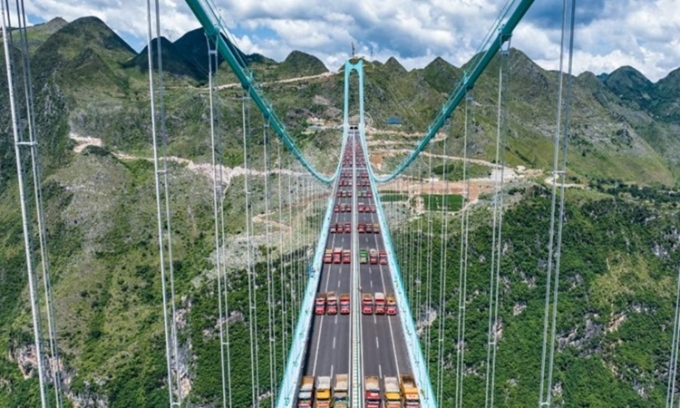 Cầu hẻm núi Hoa Giang trước ngày thông xe. Ảnh: Xinhua