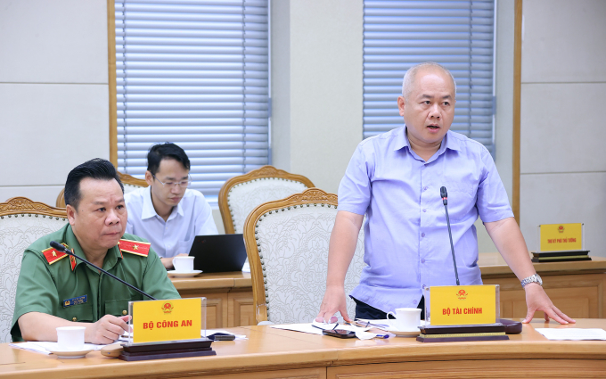 Thứ trưởng Tài chính Đỗ Thành Trung phát biểu tại cuộc họp, ngày 25/9. Ảnh: VGP