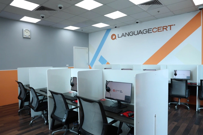 Phòng thi LanguageCert ở Hà Nội. Ảnh: LanguageCert