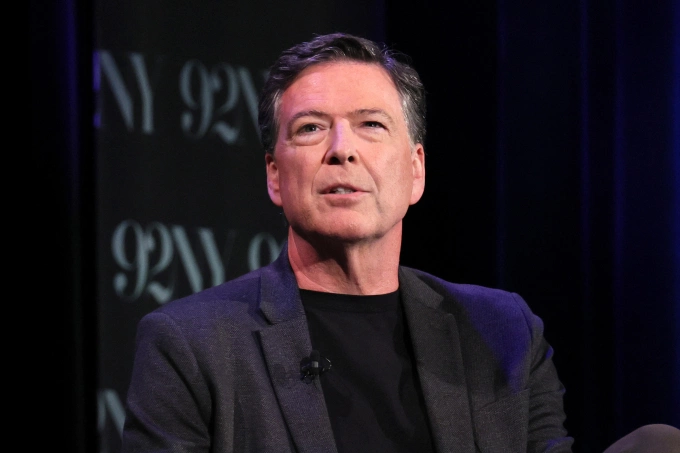 Cựu giám đốc FBI James Comey tại New York hồi tháng 5/2023. Ảnh: AFP