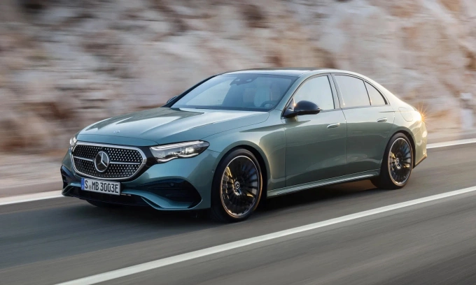 Bản E 300 AMG tại châu Âu. Ảnh: Mercedes