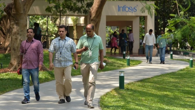 Nhân viên tại công ty công nghệ Infosys ở Bangalore, Ấn Độ. Ảnh: AFP
