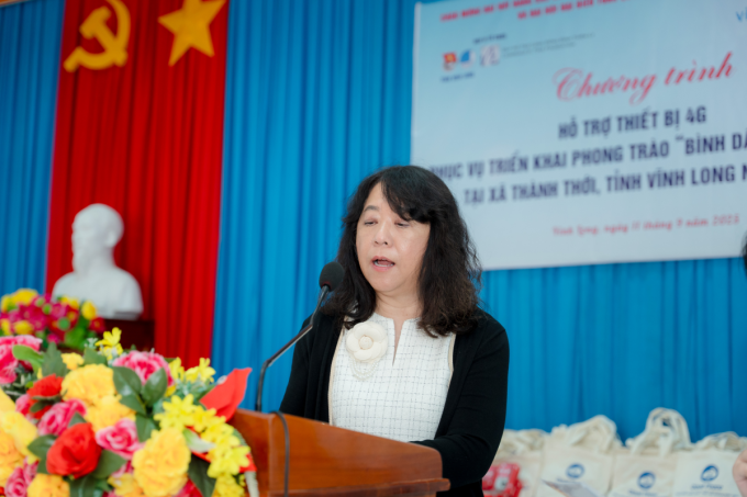 Bà Wu Waishan - Giám đốc tài chính, Công ty CloudMosa phát biểu tại chương trình. Ảnh: Quỹ Hỗ trợ Cộng đồng Đinh Thiện Lý