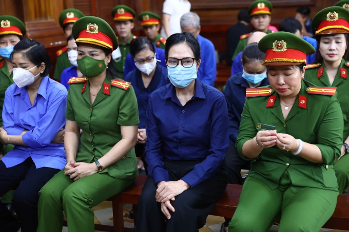 Các bị cáo trước giờ tuyên án, ngày 30/9. Ảnh: Quỳnh Trần