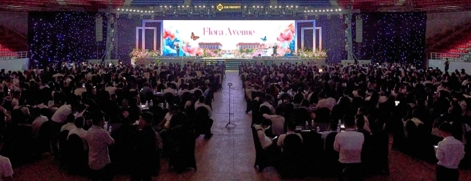 Gần 800 khách mời tham dự lễ ra mắt Flora Avenue tại Nhà thi đấu Hà Nam. Ảnh: Ánh Dương