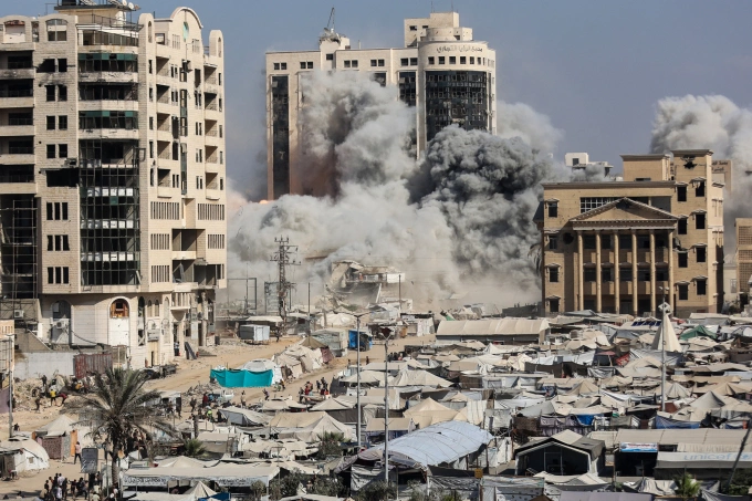 Một tòa nhà ở Gaza City bị phá hủy bởi đòn không kích của Israel ngày 8/9. Ảnh: AFP