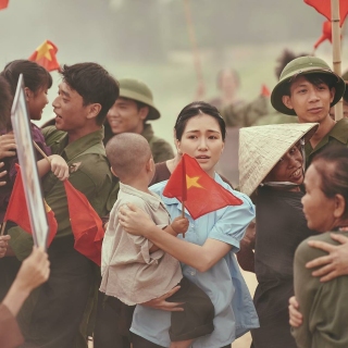 Nỗi đau giữa hòa bình - Hòa Minzy