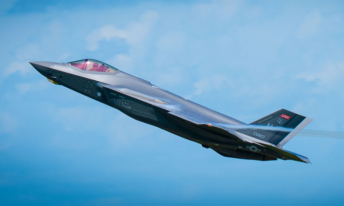 Tiêm kích F-35 bay huấn luyện tại căn cứ Moody, bang Georgia, Mỹ ngày 18/6. Ảnh: USAF