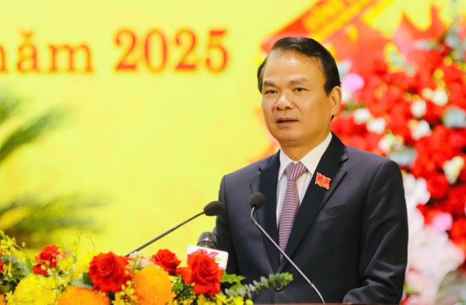 Ông Đặng Xuân Phong phát biểu tại Đại hội Đảng bộ tỉnh Ninh Bình sáng 1/10. Ảnh: Lê Hoàng
