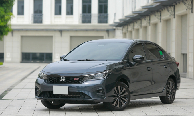 Honda City lăn bánh tại một khu đô thị ở Hà Nội. Ảnh: Lương Dũng