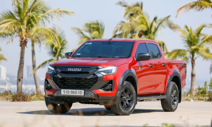D-Max lăn bánh tại Quảng Ninh. Ảnh: Lương Dũng