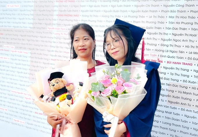 Sinh viên dự lễ tốt nghiệp Đại học Bách khoa Hà Nội, sáng 4/10. Ảnh: Dương Tâm