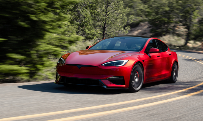 CEO hãng đối thủ chê xe Tesla không thay đổi suốt 12 năm