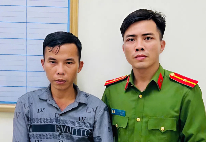Nghi can Giáp (góc trái) tại cơ quan điều tra. Ảnh: Công an cung cấp