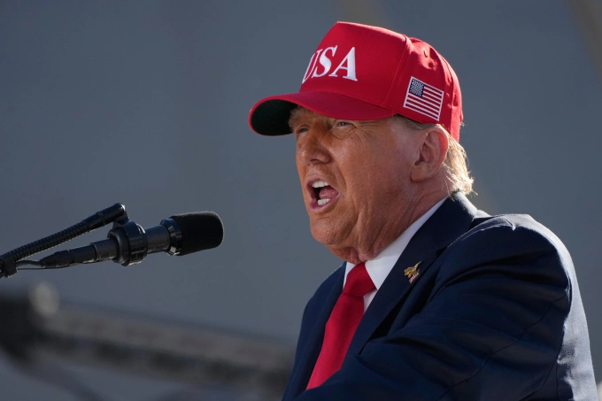 Tổng thống Mỹ Donald Trump tại Norfolk, Virginia, hôm 5/10. Ảnh: AP