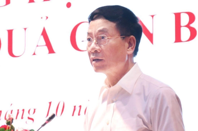Bộ trưởng Nguyễn Mạnh Hùng phát động phong trào quyên góp, ủng hộ đồng bào khắc phục hậu quả bão lũ trong toàn ngành Khoa học và Công nghệ. Ảnh: Doãn Mạnh