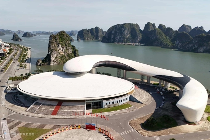 Cung quy hoạch, hội chợ và triển lãm tỉnh Quảng Ninh. Ảnh: Lê Tân