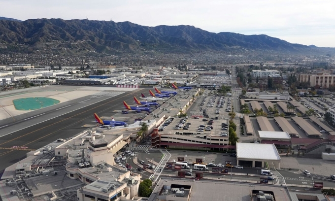 Sân bay Hollywood Burbank hồi năm 2022. Ảnh: AP