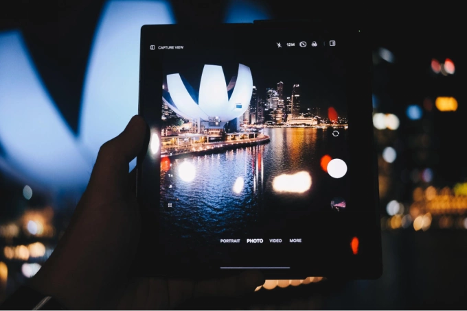 Màn hình 8 inch trên Galaxy Z Fold7 giúp quan sát chi tiết tốt hơn khi hậu kỳ. Ảnh: Samsung