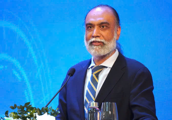 Ông Amandeep Singh Gill phát biểu tại hội thảo quốc tế Đối thoại về Quản trị trí tuệ nhân tạo tổ chức tại Hà Nội chiều 5/1. Ảnh: Nhật Minh
