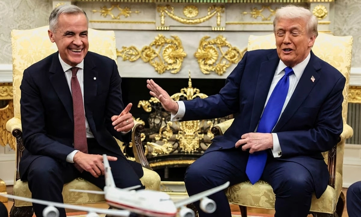 Thủ tướng Canada đeo cà vạt đỏ vì ông Trump