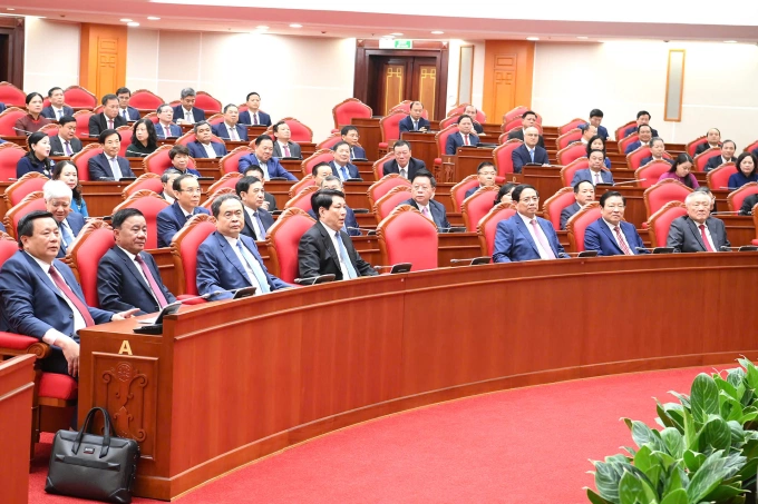 Đại biểu dự phiên bế mạc Hội nghị Trung ương 13, sáng 8/10. Ảnh: Gia Hân