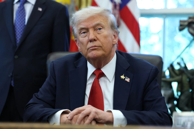 Tổng thống Donald Trump tại Phòng Bầu dục, Nhà Trắng, ngày 6/10. Ảnh: AFP