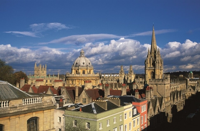 Đại học Oxford. Ảnh: US News