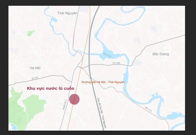 Vị trí đường sắt bị nước lũ cuốn nền đất. Đồ họa: Minh Thu