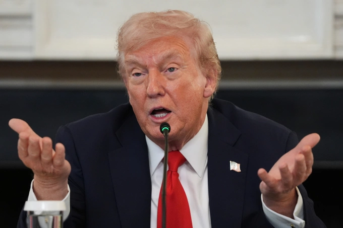 Tổng thống Mỹ Donald Trump tại một cuộc họp ở Nhà Trắng hôm 8/10. Ảnh: AP