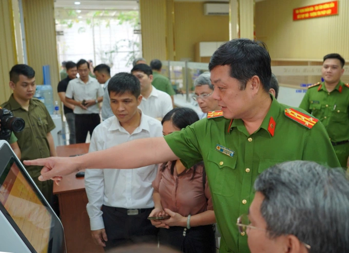 Trạm công dân số - người dân không cần đến công an vẫn được phục vụ - 2